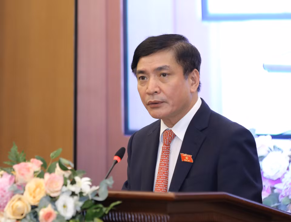 Ông Bùi Văn Cường, Tổng Thư ký, Chủ nhiệm Văn phòng Quốc hội, Chánh Văn phòng Hội đồng bầu cử Quốc gia, công bố danh sách những người trúng cử đại biểu Quốc hội khóa XV. (Ảnh: Nguyễn Điệp/TTXVN)
