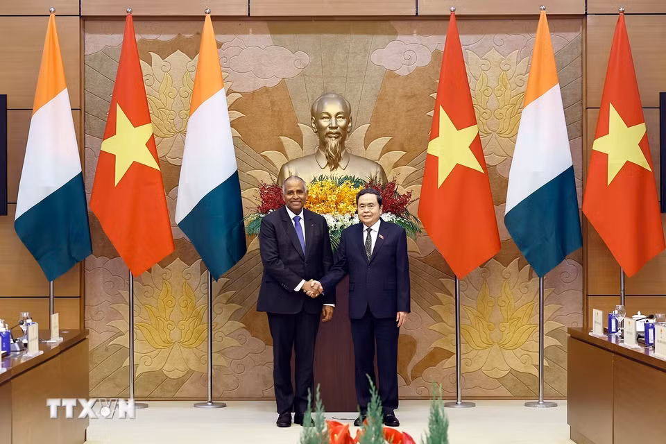 Chủ tịch Quốc hội Trần Thanh Mẫn đón Chủ tịch Quốc hội Cộng hòa Côte d’Ivoire (Bờ Biển Ngà) Patrick Achi thăm chính thức Việt Nam. (Ảnh: Doãn Tấn/TTXVN)