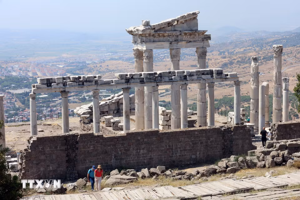 Thành cổ Bergama nằm tại lưu vực Bakircay, tỉnh Izmir, Thổ Nhĩ Kỳ, là địa điểm giàu giá trị lịch sử và khảo cổ.. (Ảnh: THX/TTXVN phát)
