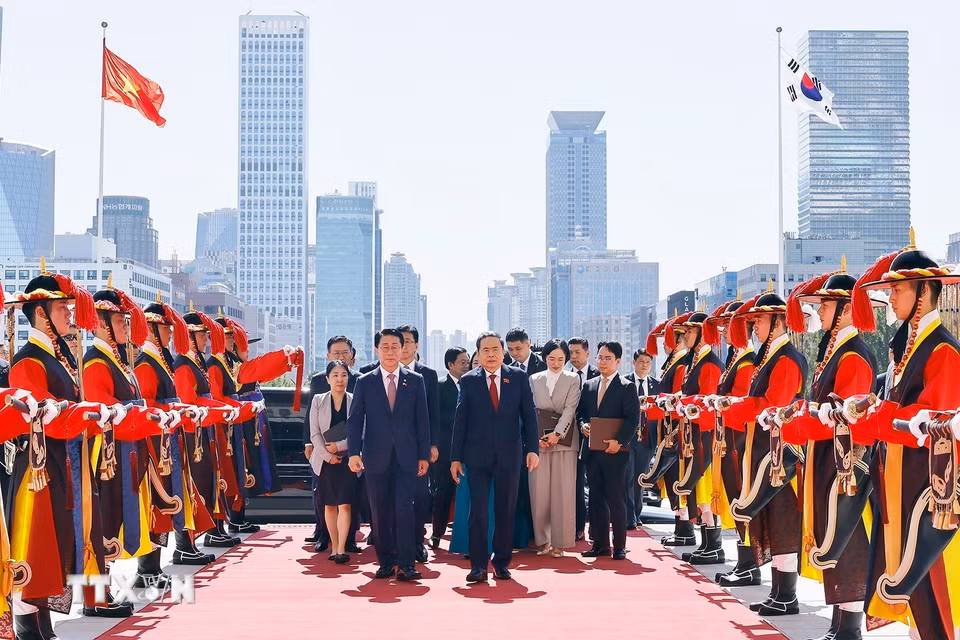 Lễ đón Chủ tịch Quốc hội Trần Thanh Mẫn thăm chính thức Hàn Quốc được tổ chức trọng thể tại Trụ sở Quốc hội Hàn Quốc ở thủ đô Seoul. (Ảnh: Doãn Tấn/TTXVN)