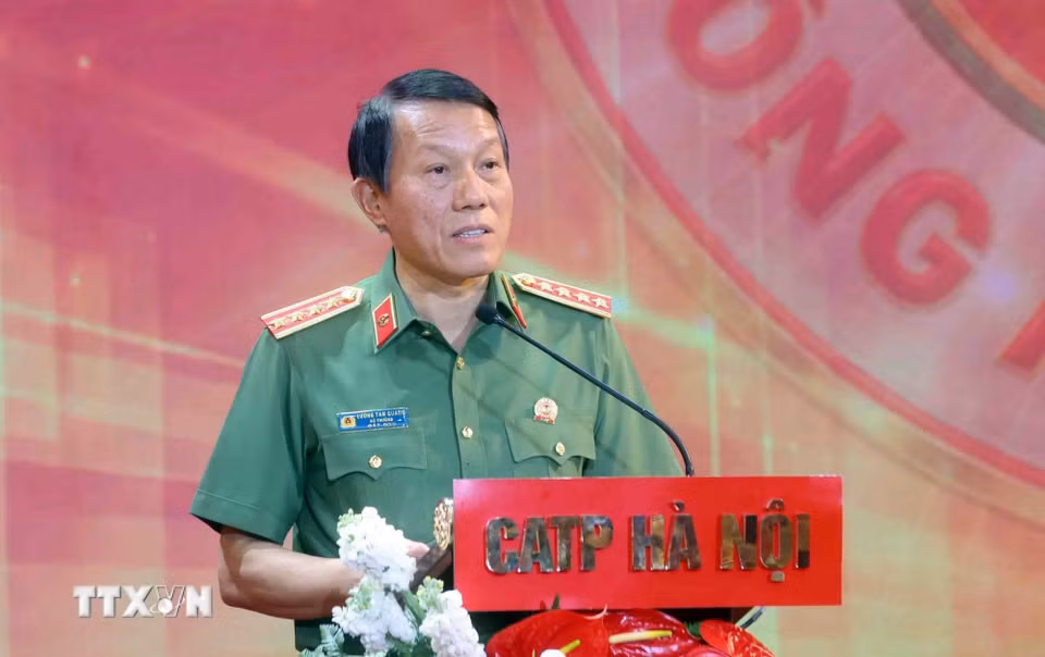 Đại tướng Lương Tam Quang, Ủy viên Bộ Chính trị, Bộ trưởng Bộ Công an, Chủ tịch Hiệp hội thể thao Công an nhân dân phát biểu. (Ảnh: Phạm Kiên/TTXVN)