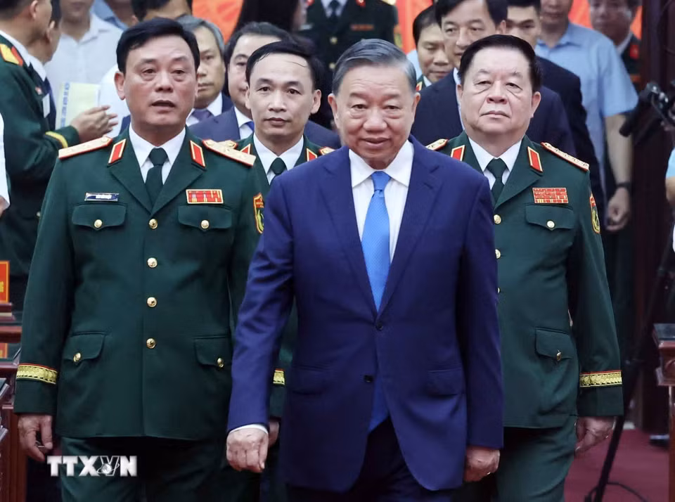 Tổng Bí thư, Chủ tịch nước Tô Lâm đến dự Lễ kỷ niệm 80 năm Ngày truyền thống Lực lượng vũ trang Thủ đô. (Ảnh: Thống Nhất/TTXVN)