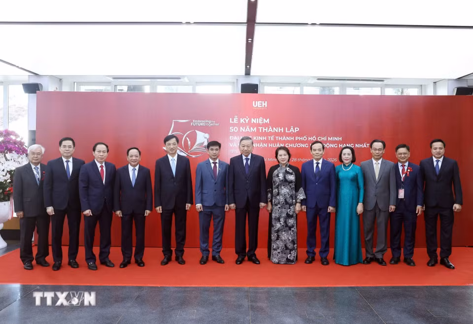 Tổng Bí thư, Chủ tịch nước Tô Lâm và các đại biểu tham dự lễ kỷ niệm. (Ảnh: Thống Nhất/TTXVN)