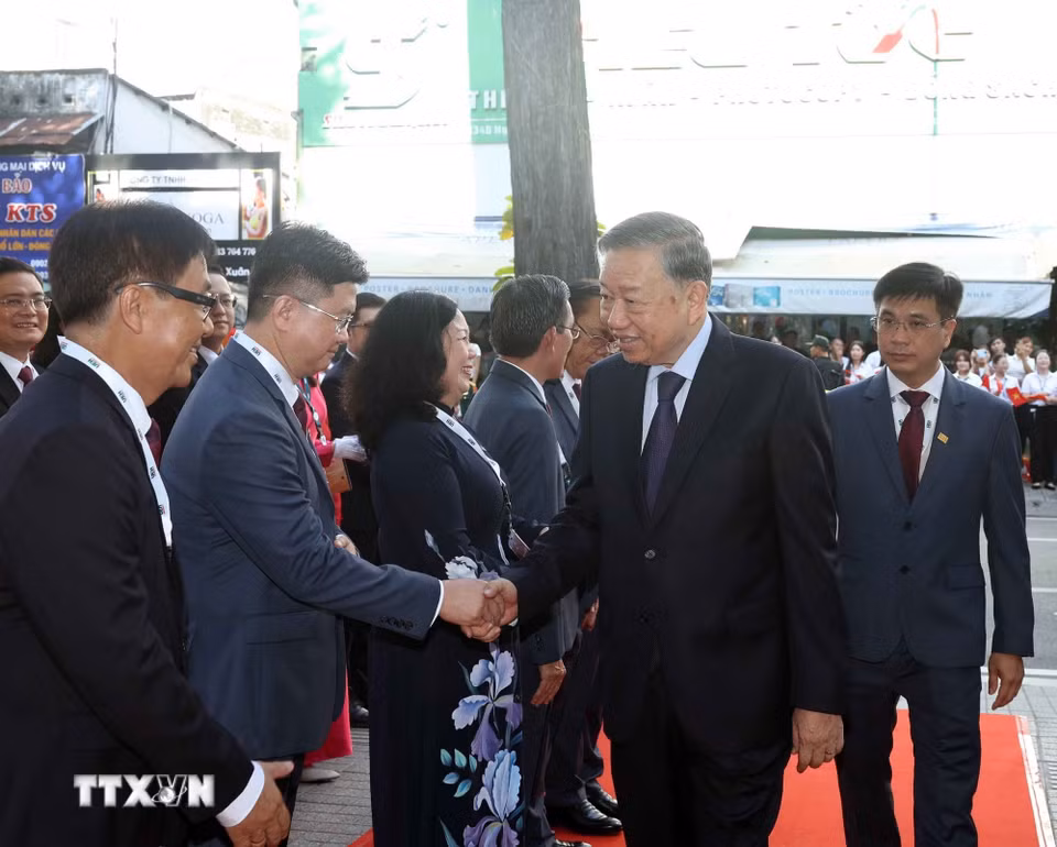Tổng Bí thư, Chủ tịch nước Tô Lâm đến dự Lễ kỷ niệm 50 năm thành lập Đại học Kinh tế Thành phố Hồ Chí Minh. (Ảnh: Thống Nhất/TTXVN)