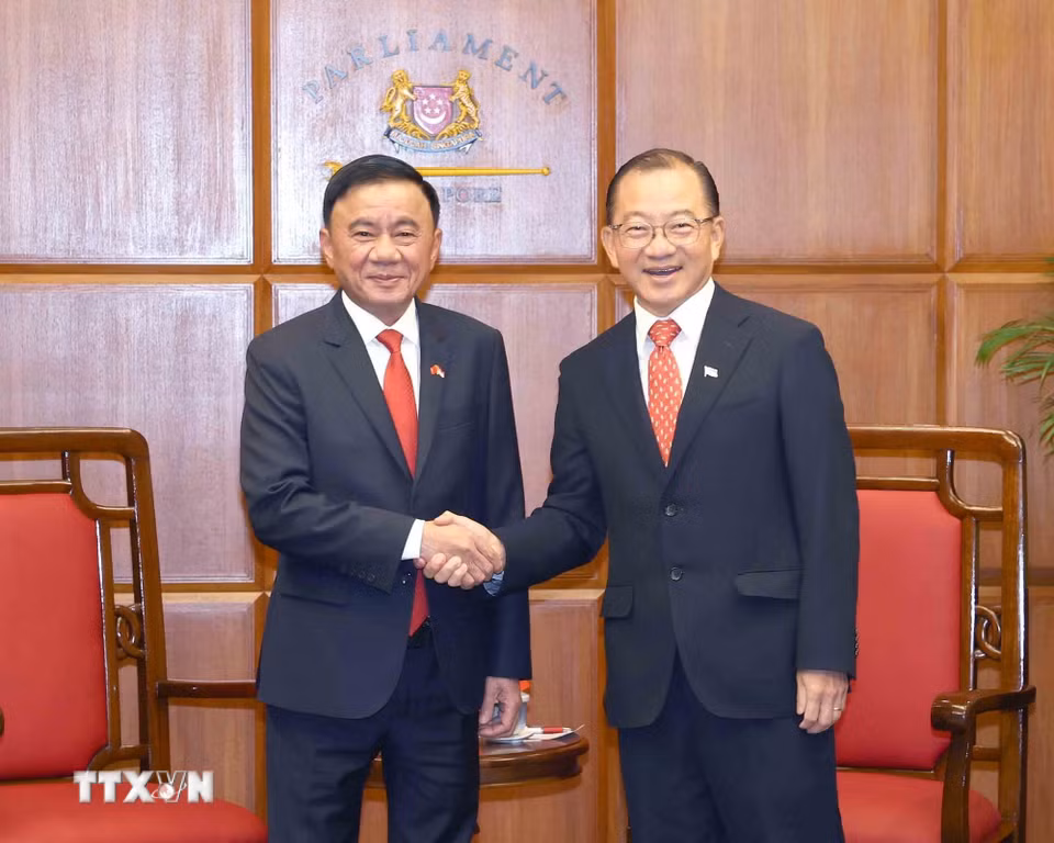 Thường trực Ban Bí thư Trần Cẩm Tú hội kiến Chủ tịch Quốc hội Singapore Seah Kian Peng. (Ảnh: Phương Hoa/TTXVN)