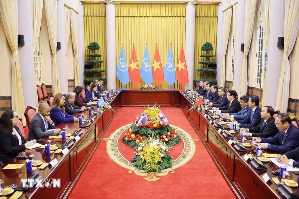 Chủ tịch nước Lương Cường hội đàm với Tổng Thư ký Liên hợp quốc António Guterres (10/2025). (Ảnh: Lâm Khánh/TTXVN)