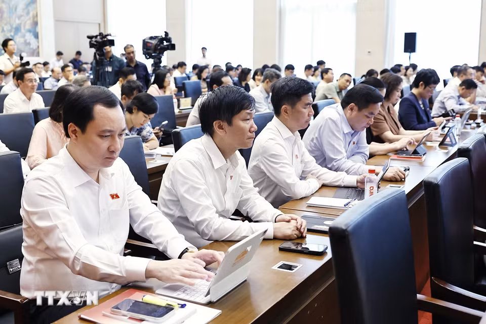 Đại biểu dự Hội nghị đại biểu Quốc hội hoạt động chuyên trách lần thứ nhất, nhiệm kỳ khóa XVI. (Ảnh: Doãn Tấn/TTXVN)