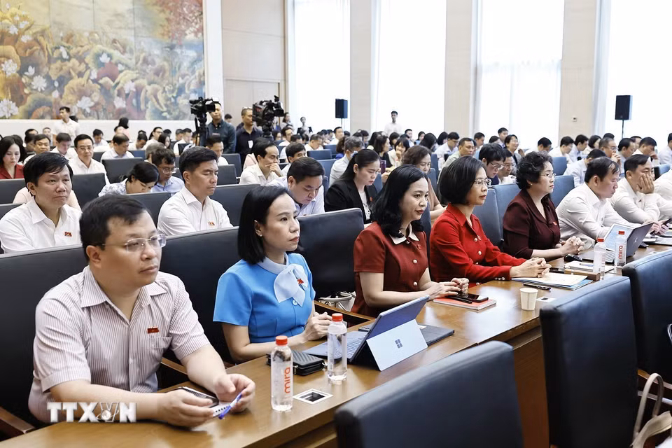 Đại biểu dự Hội nghị đại biểu Quốc hội hoạt động chuyên trách lần thứ nhất, nhiệm kỳ khóa XVI. (Ảnh: Doãn Tấn/TTXVN)