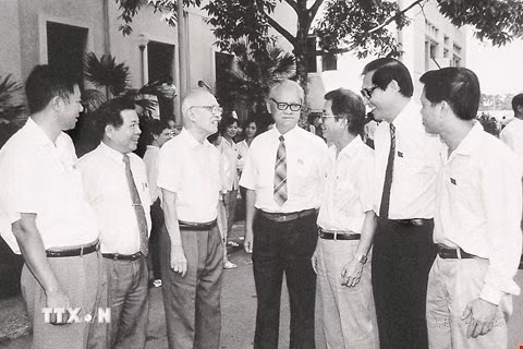 Đại biểu Quốc hội là trí thức dự Kỳ họp thứ nhất, Quốc hội khóa IX, tháng 9/1992. (Ảnh: TTXVN)