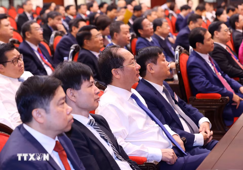 Các học viên là Ủy viên Trung ương Đảng khóa XIV dự Lễ khai giảng. (Ảnh: Văn Điệp/TTXVN)