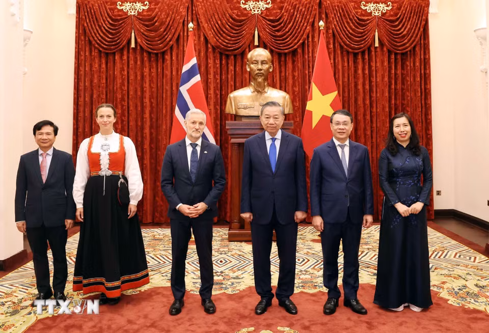 Tổng Bí thư, Chủ tịch nước Tô Lâm tiếp Đại sứ Vương quốc Na Uy Stein Iversen. (Ảnh: Thống Nhất/TTXVN)