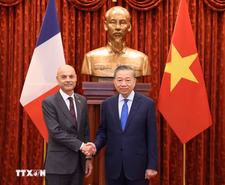 Tổng Bí thư, Chủ tịch nước Tô Lâm tiếp Đại sứ Cộng hòa Pháp Didier Le Bret. (Ảnh: Thống Nhất/TTXVN)
