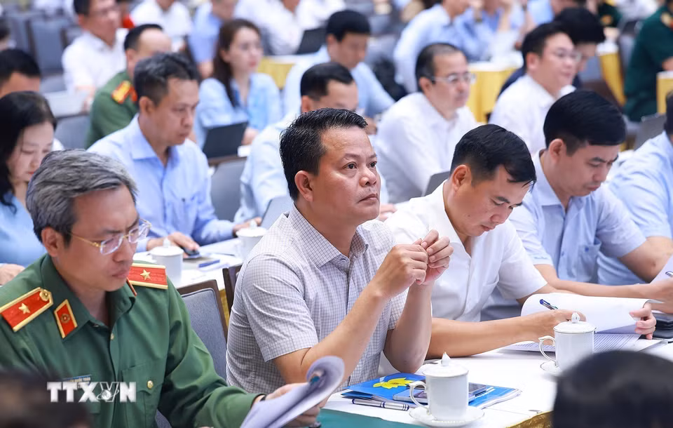 Các đại biểu tham dự phiên họp chuyên đề về Khoa học, công nghệ và đổi mới sáng tạo và chuyển đổi số đóng góp cho phát triển kinh tế-xã hội và đánh giá kết quả công tác quý 3 năm 2026. (Ảnh: Dương Giang/TTXVN)