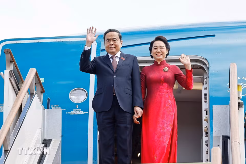 Chủ tịch Quốc hội Trần Thanh Mẫn và Phu nhân đến Seoul, bắt đầu thăm chính thức Hàn Quốc. (Ảnh: Doãn Tấn/TTXVN)