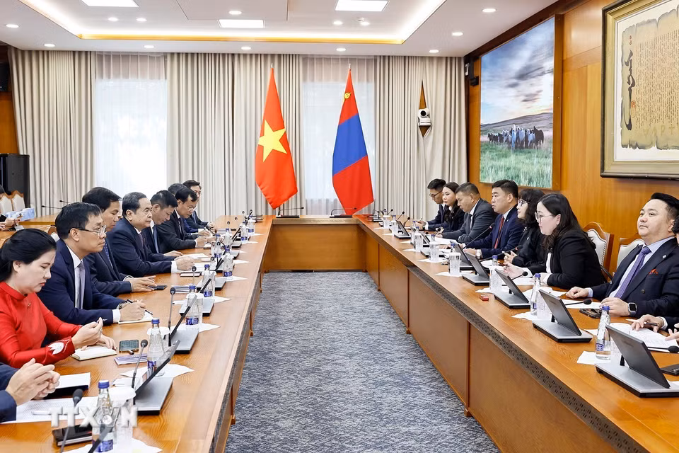 Chủ tịch Quốc hội Trần Thanh Mẫn tiếp Nhóm Nghị sỹ Hữu nghị Mông Cổ-Việt Nam. (Ảnh: Doãn Tấn/TTXVN)