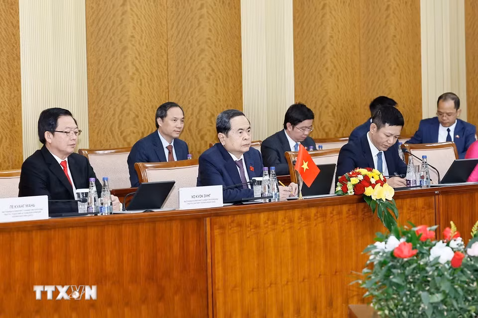 Chủ tịch Quốc hội Trần Thanh Mẫn hội đàm với Chủ tịch Quốc hội Mông Cổ Sandag Byambatsogt. (Ảnh: Doãn Tấn/TTXVN)