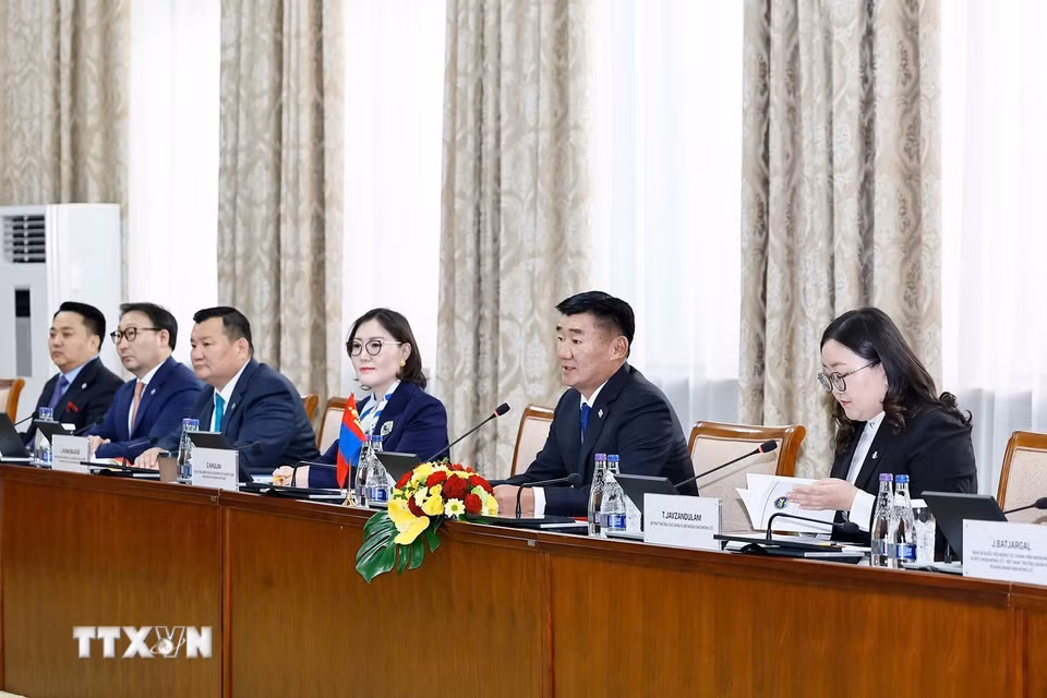 Chủ tịch Quốc hội Trần Thanh Mẫn hội đàm với Chủ tịch Quốc hội Mông Cổ Sandag Byambatsogt phát biểu. (Ảnh: Doãn Tấn/TTXVN)