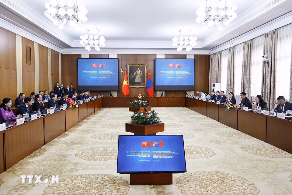 Chủ tịch Quốc hội Trần Thanh Mẫn hội đàm với Chủ tịch Quốc hội Mông Cổ Sandag Byambatsogt. (Ảnh: Doãn Tấn/TTXVN)
