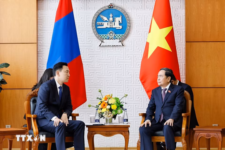 Chủ tịch Quốc hội Trần Thanh Mẫn hội kiến Thủ tướng Mông Cổ Nyam-Osor Uchral. (Ảnh: Doãn Tấn/TTXVN)