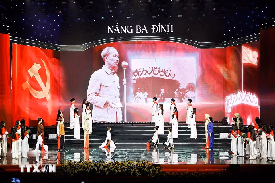Chương trình nghệ thuật chính luận "Nắng Ba Đình" chào mừng kỷ niệm 81 năm Ngày Cách mạng Tháng Tám thành công (19/8/1945-19/8/2026), Ngày Quốc khánh (2/9/1945-2/9/2026) và 80 năm Quốc hội Việt Nam. (Ảnh: Doãn Tấn/TTXVN)