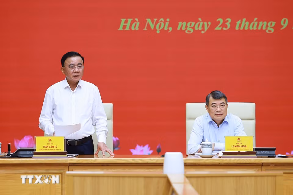 Đồng chí Trần Cẩm Tú, Thường trực Ban Bí thư, Trưởng đoàn Kiểm tra, giám sát số 221 phát biểu. (Ảnh: Dương Giang/TTXVN)