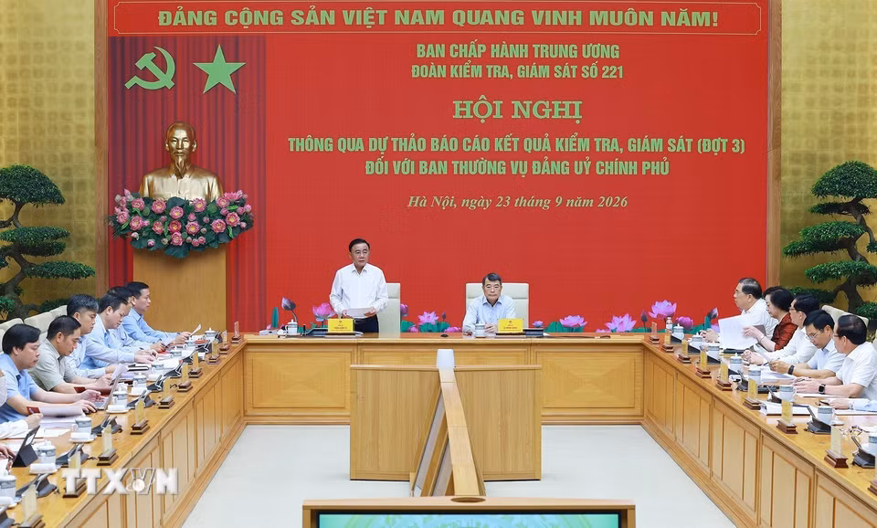 Đồng chí Trần Cẩm Tú, Thường trực Ban Bí thư, Trưởng đoàn Kiểm tra, giám sát số 221 phát biểu. (Ảnh: Dương Giang/TTXVN)