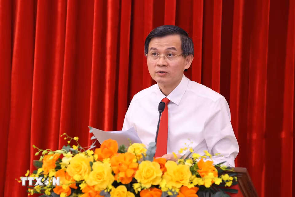 Phó Giáo sư-Tiến sỹ Đoàn Minh Huấn, Ủy viên Bộ Chính trị, Giám đốc Học viện Chính trị Quốc gia Hồ Chí Minh phát biểu. (Ảnh: Văn Điệp/TTXVN)