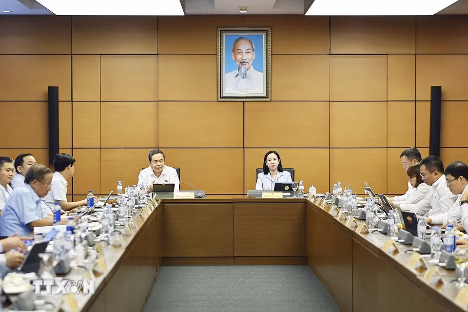 Chủ tịch Quốc hội Trần Thanh Mẫn, đại biểu Quốc hội Thành phố Hồ Chí Minh phát biểu. (Ảnh: Doãn Tấn/TTXVN)
