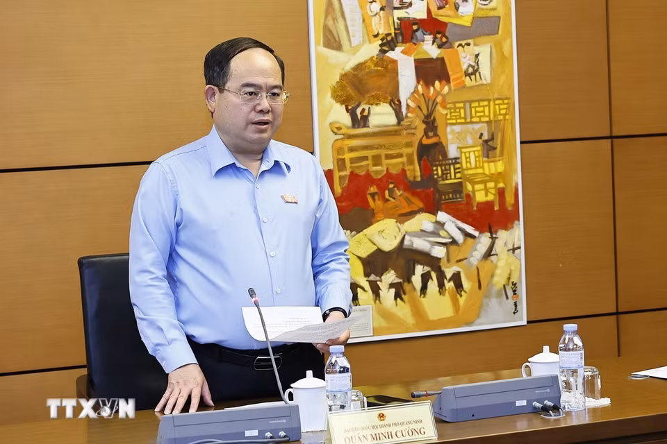 Đại biểu Quốc hội thành phố Quảng Ninh Quản Minh Cường phát biểu. (Ảnh: Doãn Tấn/TTXVN)