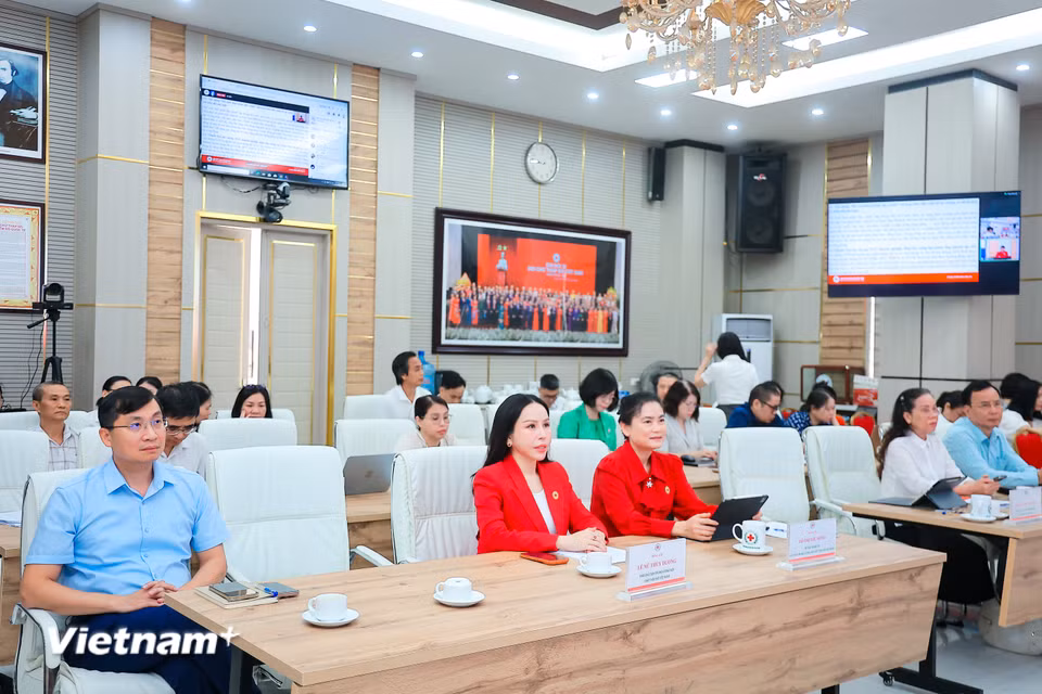 Từ yêu cầu xây dựng và củng cố niềm tin xã hội, Chủ tịch Trung ương Hội nhấn mạnh Hội Chữ thập đỏ Việt Nam phải tiếp tục đổi mới, minh bạch hơn, chuyên nghiệp hơn và tạo ra những kết quả thực chất hơn. (Ảnh: Hoài Nam/Vietnam+)