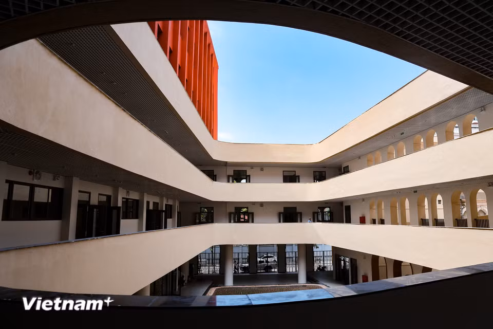 Trải qua hơn 70 năm hoạt động, hiện trường đang được sửa chữa tu bổ với với không gian kiến trúc đẹp và khang trang hơn. (Ảnh: Hoài Nam/Vietnam+)
