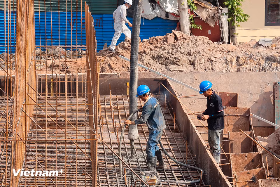 Hiện tại khu vực thi công này đã triển khai làm dầm cầu. (Ảnh: Hoài Nam/Vietnam+)