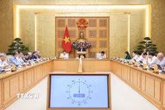 Thủ tướng Phạm Minh Chính làm việc với Hội đồng Tư vấn chính sách. (Ảnh: Dương Giang/TTXVN)