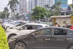 Nhiều xe ôtô bất ngờ bị đập phá trong đêm tại Nghệ An