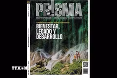 Bìa tạp chí PRISMA. (Ảnh: Thanh Tùng/TTXVN)
