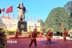 Biểu diễn võ thuật tại buổi lễ. (Ảnh: TTXVN phát)