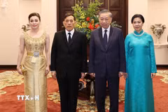 Tổng Bí thư, Chủ tịch nước Tô Lâm và Phu nhân Ngô Phương Ly với Nhà vua Thái Lan Maha Vajiralongkorn Phra Vajiraklaochaoyuhua và Hoàng hậu Suthida Bajrasudhabimalalakshana. (Ảnh: Thống Nhất/TTXVN)
