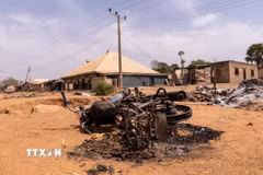 Hiện trường một vụ tấn công ở Nigeria. (Ảnh: Anadolu Agency/TTXVN)