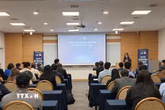 Toàn cảnh Hội thảo quốc tế lần thứ 5 về Trí tuệ vạn vật. (Ảnh: Đào Lâm/TTXVN)