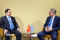 Thủ tướng Phạm Minh Chính gặp Thủ tướng Hy Lạp Kyriakos Mitsotakis. (Ảnh: Dương Giang/TTXVN)