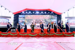Sáng 9/11/2025, đồng loạt với các địa phương trên cả nước, tỉnh Sơn La tổ chức Lễ khởi công Trường phổ thông nội trú liên cấp Tiểu học và Trung học cơ sở xã Lóng Sập. (Ảnh: Quang Quyết/TTXVN)