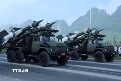 Các loại tên lửa phòng không tại lễ hợp luyện. (Ảnh: Trọng Đức/TTXVN)