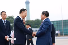 Lễ tiễn Thủ tướng Phạm Minh Chính lên đường tham dự Hội nghị thường niên các nhà tiên phong lần thứ 16 của WEF và làm việc tại Trung Quốc. (Ảnh: Dương Giang/TTXVN)