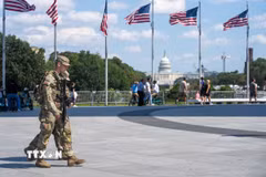 Lực lượng Vệ binh Quốc gia gác tại Washington, D.C., Mỹ. (Ảnh: THX/TTXVN)