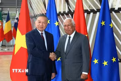 Chủ tịch Hội đồng Châu Âu Antonio Costa chủ trì lễ đón Tổng Bí thư, Chủ tịch nước Tô Lâm. (Ảnh: Thống Nhất/TTXVN)