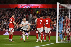 Liverpool (áo trắng) đã không thể thắng được Nottingham Forest cả hai lượt trận ở mùa này. (Nguồn: Getty Images)