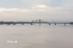 Việc nghiên cứu quy hoạch khu vực bãi sông vì vậy không thể được tiếp cận như một dự án phát triển đô thị thông thường. (Ảnh: Phan Phương/TTXVN)