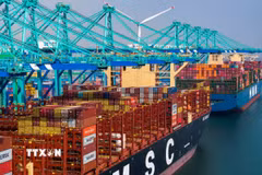 Cảng container tại Thiên Tân, Trung Quốc ngày 8/4/2025. (Ảnh: THX/TTXVN)