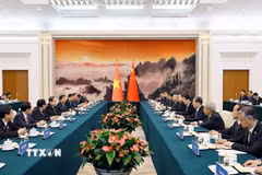Chủ tịch Quốc hội Trần Thanh Mẫn hội kiến Chủ tịch Chính hiệp toàn quốc Trung Quốc Vương Hộ Ninh. (Ảnh: Doãn Tấn/TTXVN)