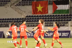 Niềm vui của các cầu thủ nữ U17 Việt Nam. (Ảnh: Huỳnh Sơn/TTXVN)